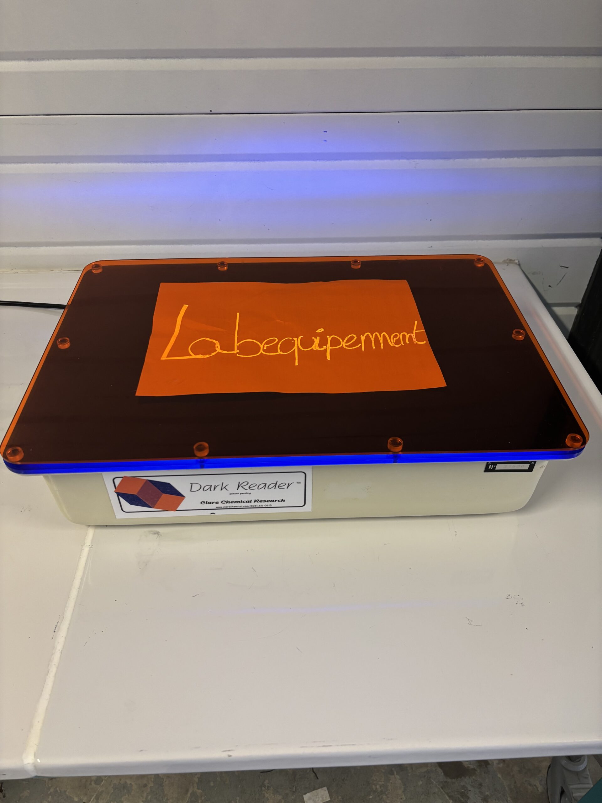 CLARE CHEMICAL RESEARCH Transilluminateur Dark Reader DR-180M Occasion